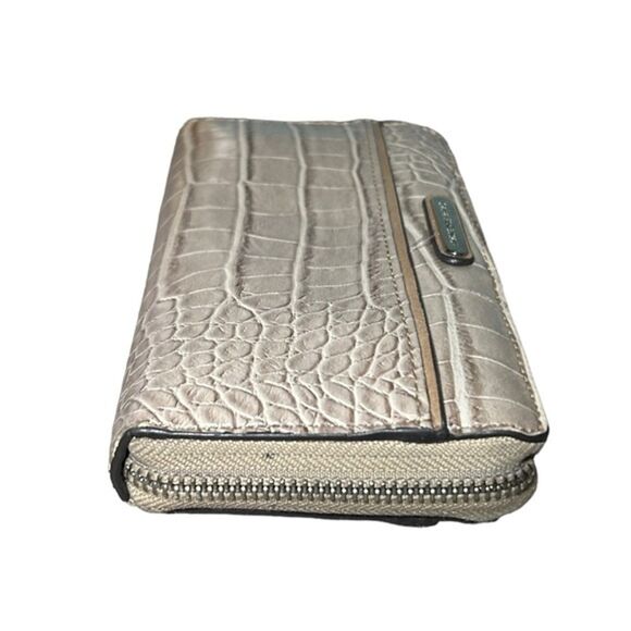 Dana Buchman Tan Croc Faux Leather Large Accordion Ziparound Continental Wallet - Picture 5 of 11